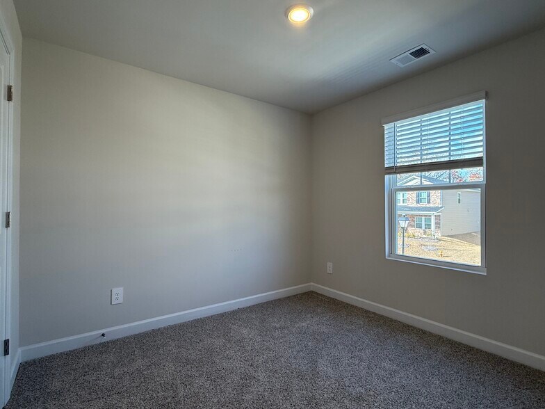 Building Photo - 160 Bird Dog Dr