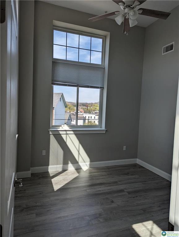 Building Photo - 216 Penn St