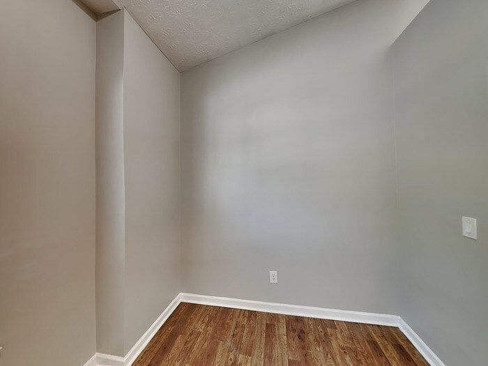 Building Photo - 4105 Robin Cir