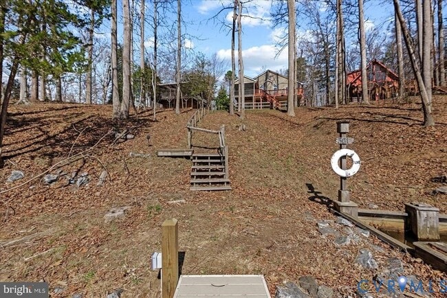Building Photo - 686 Lake Caroline Dr