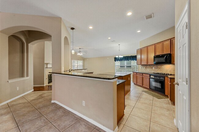 Building Photo - Stunning 3 bedroom 2 bath home in Frisco!