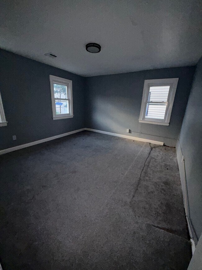 Building Photo - 1611 Bayview Ave