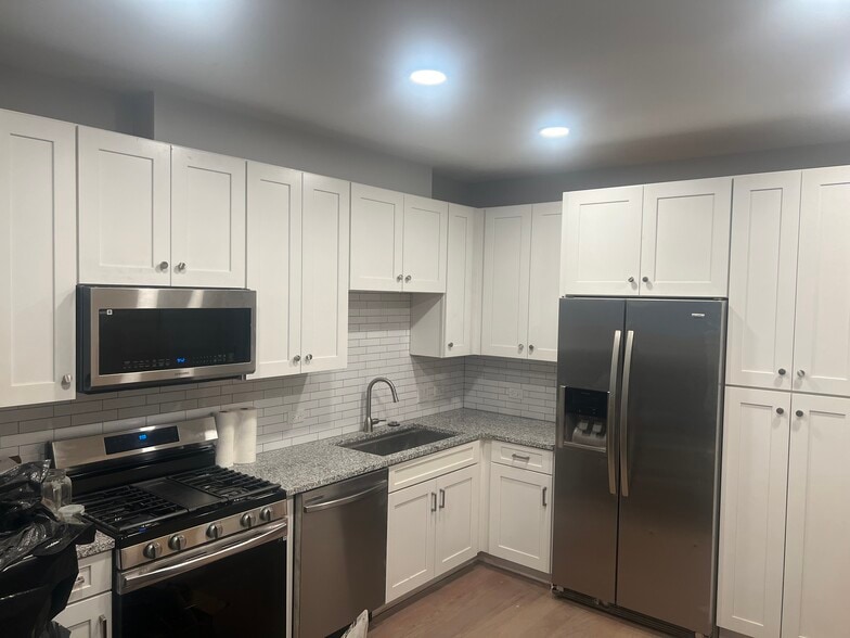 Primary Photo - 1728 W 18th Pl
