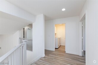 Building Photo - 9748 Derbyhill Cir