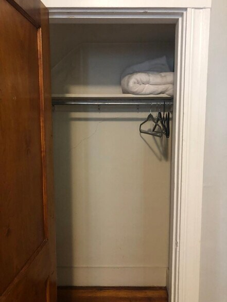 Building Photo - 41 Strathmore Rd