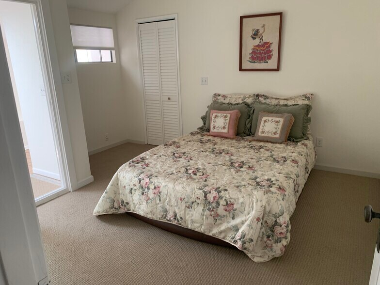 Building Photo - 9080 Santa Lucia Rd