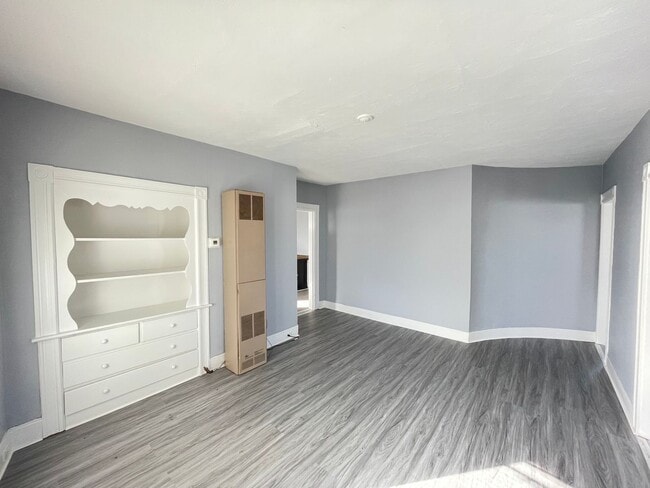 Building Photo - 301 Amory St