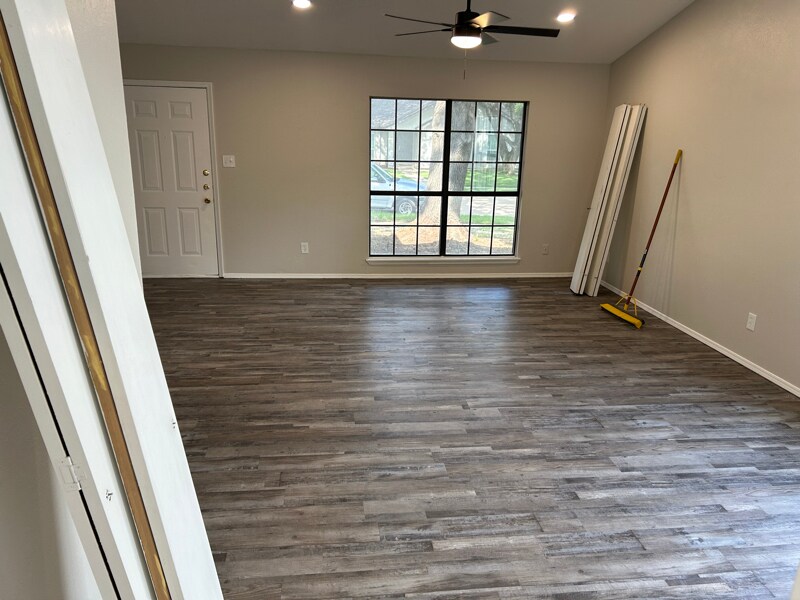 Building Photo - 4312 Avon Ct