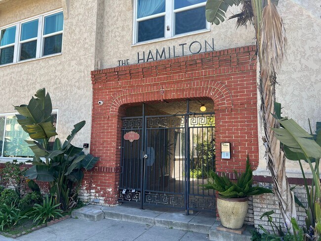 Primary Photo - Oceanview Two Bedroom Apartment with Laund...