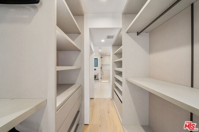 Building Photo - 8800 Hollywood Blvd