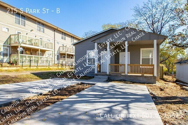 Building Photo - 215 S Park St