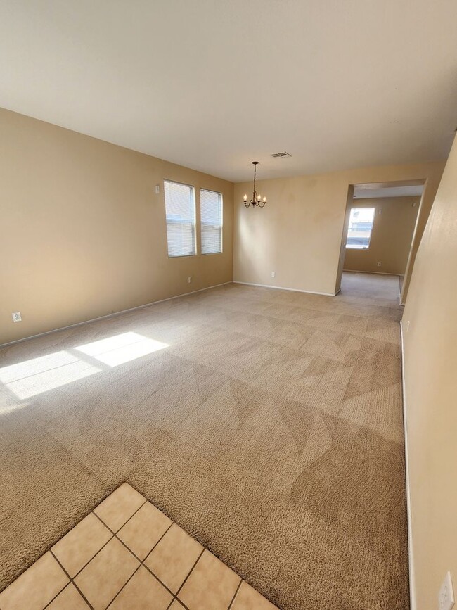 Building Photo - Spacious 4 bedroom home in North Las Vegas