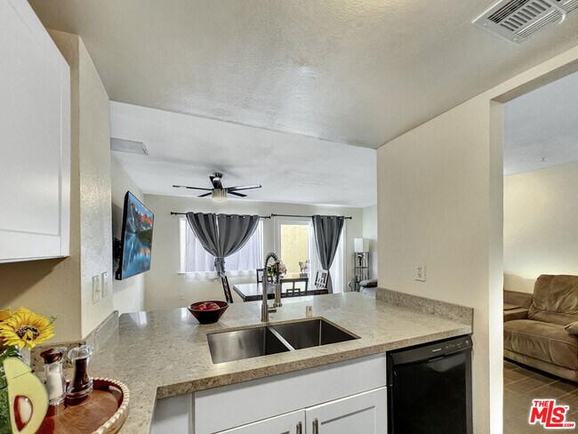 Building Photo - 13701 Hubbard St