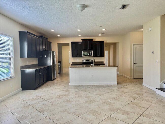 Building Photo - 2262 Romanum Dr