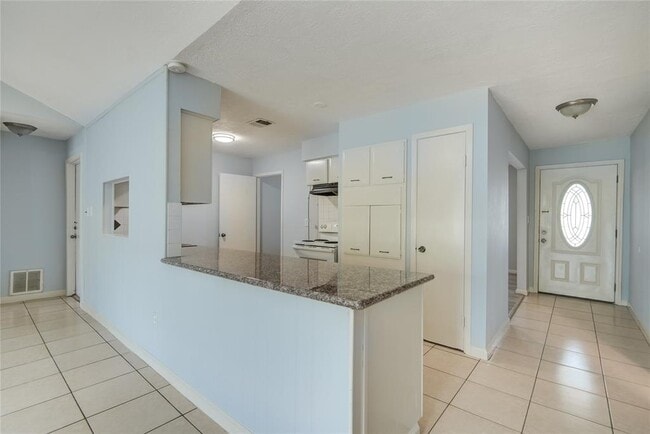 Building Photo - 11427 Newbrook Dr