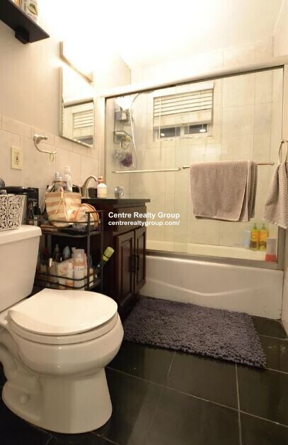 Building Photo - 26 Kenrick St