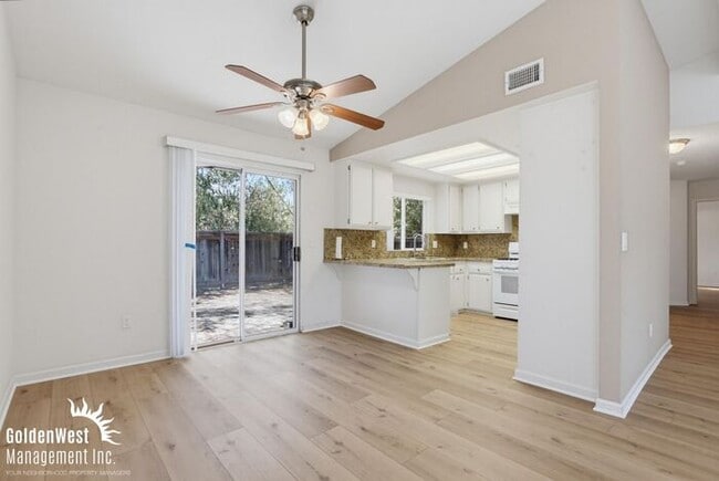 Building Photo - Charming 3Bdm 2Ba Home with Modern Updates and Private Outdoor Space in Gated Commnity!