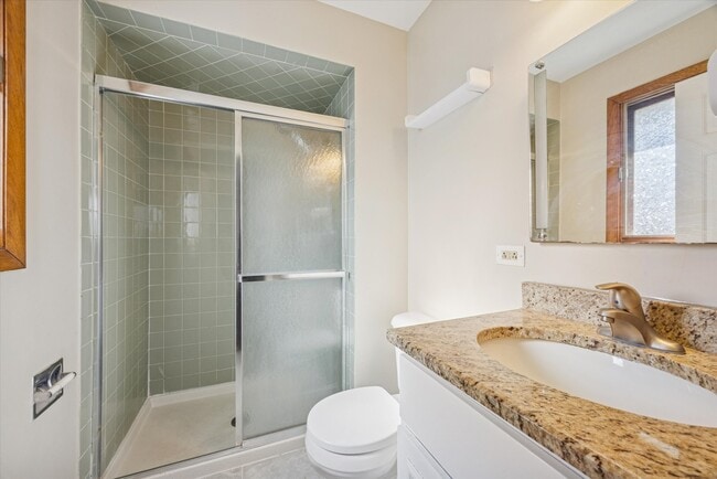 Building Photo - 9S525 Allison Ct