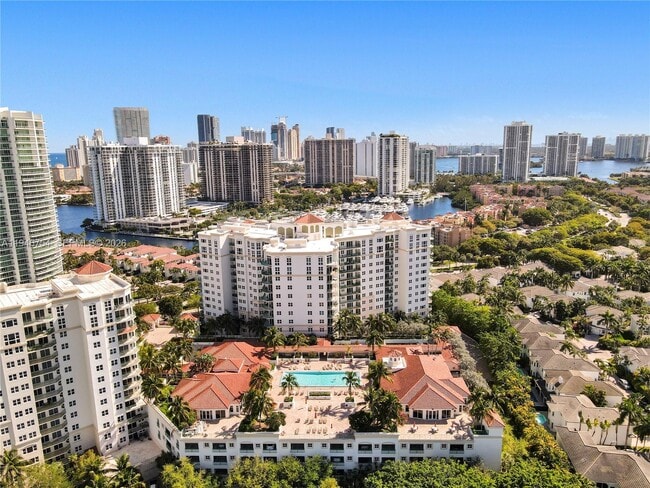 Building Photo - 20000 E Country Club Dr