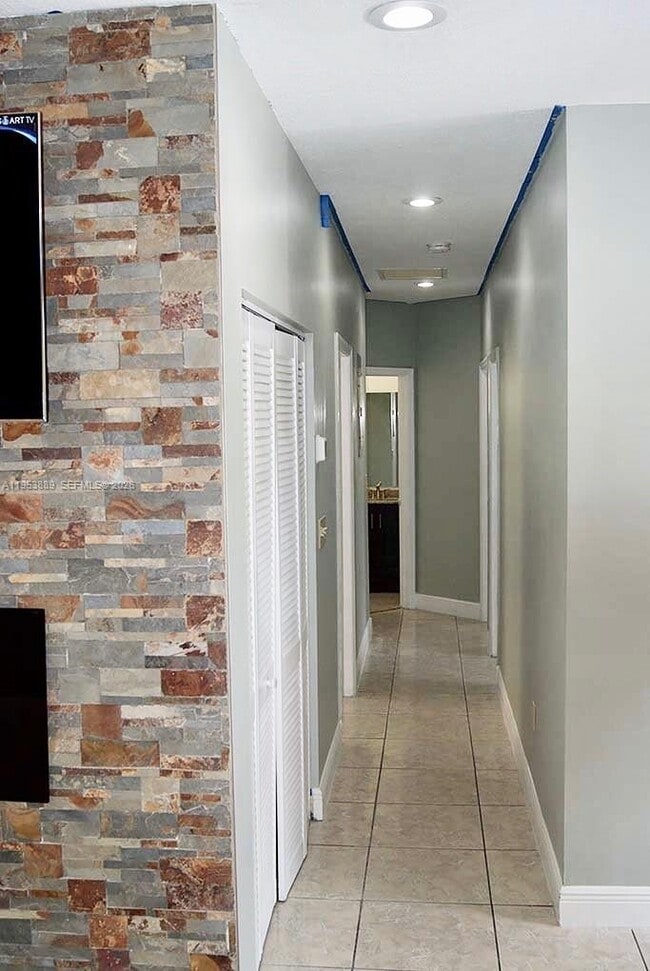 Building Photo - 601 NW 97th St