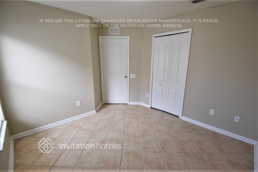 Building Photo - 10206 Hunters Haven Blvd