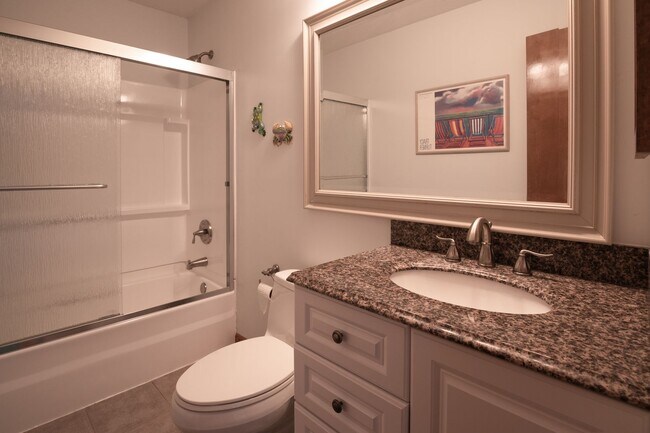 Building Photo - PERFECT FURNISHED RENTAL FOR A WINTER AT T...