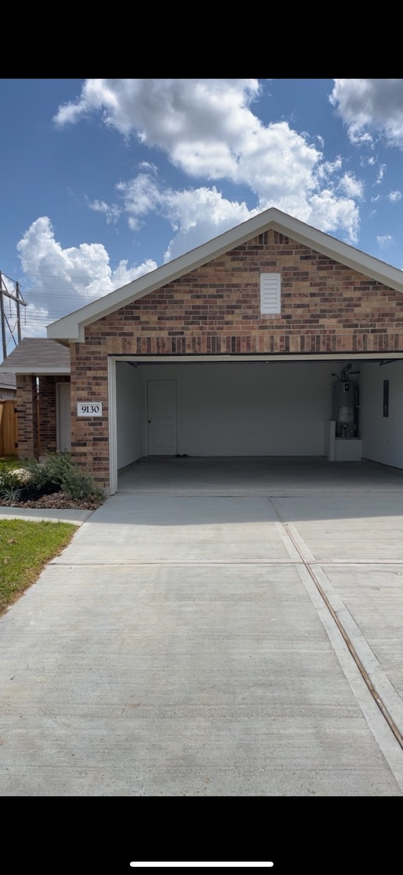 2-car garage - 9130 Burnet Fields Dr