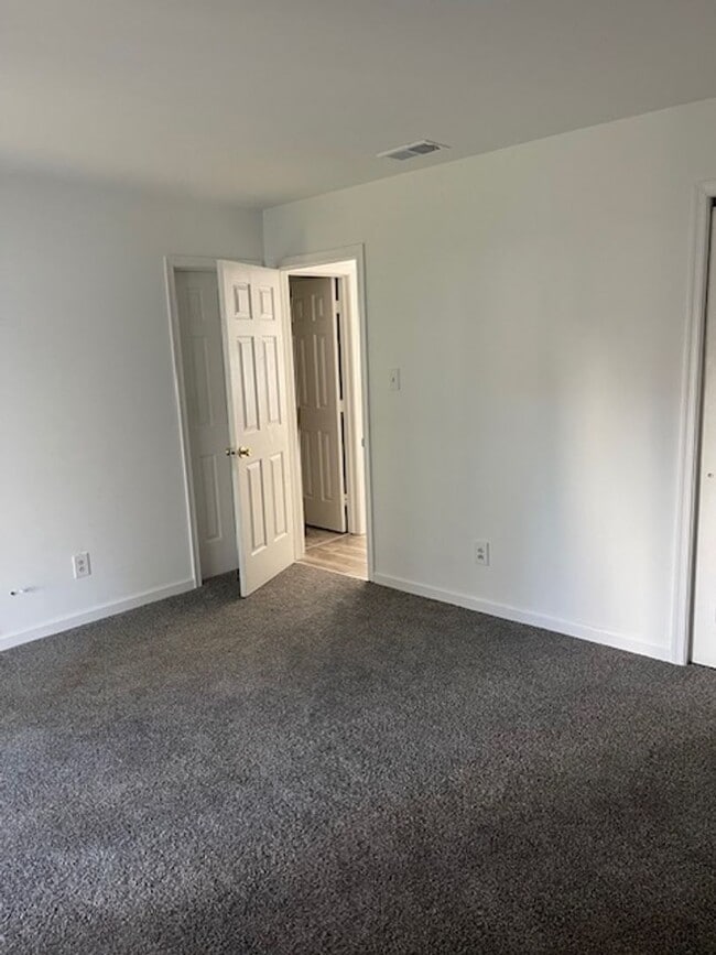 Building Photo - FOR RENT VIRGINIA BEACH