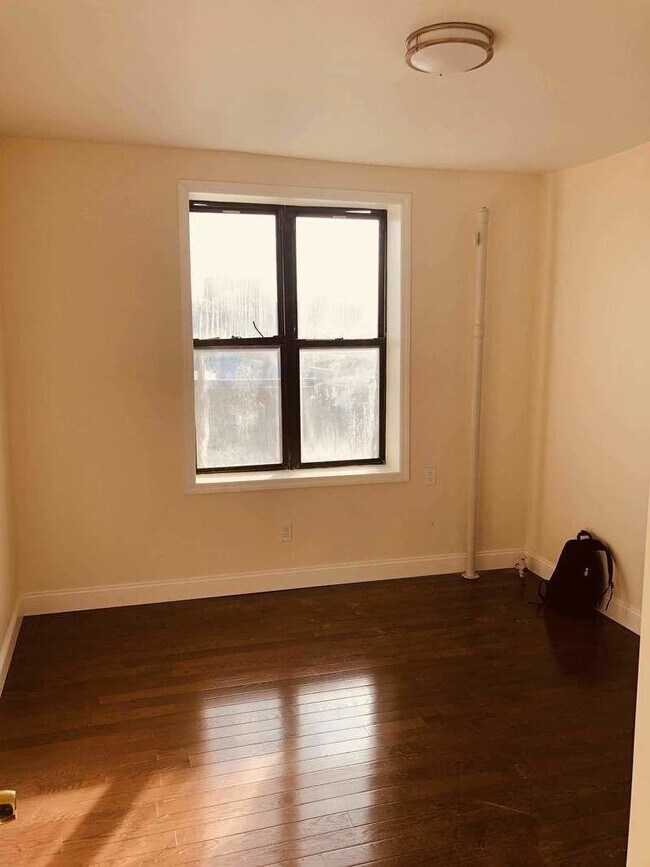 2814 Crescent St 2814 Crescent St Queens NY 11102 Apartment Finder