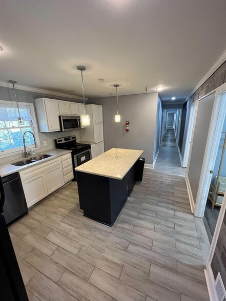 Primary Photo - 1720 Danrich Dr