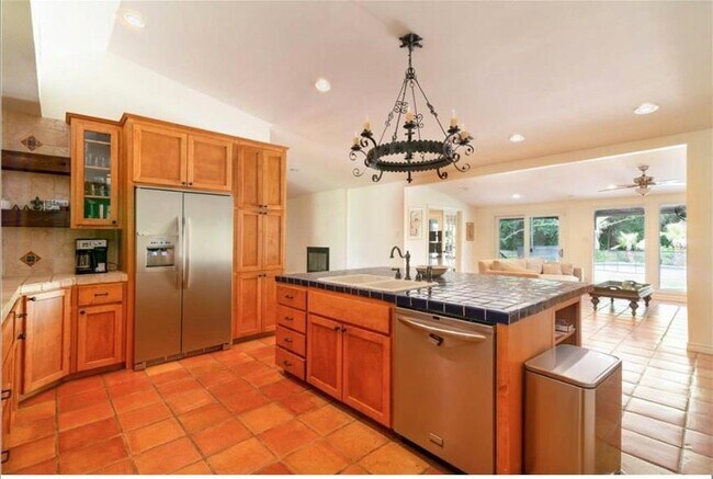 Building Photo - 10506 D-K Ranch Rd