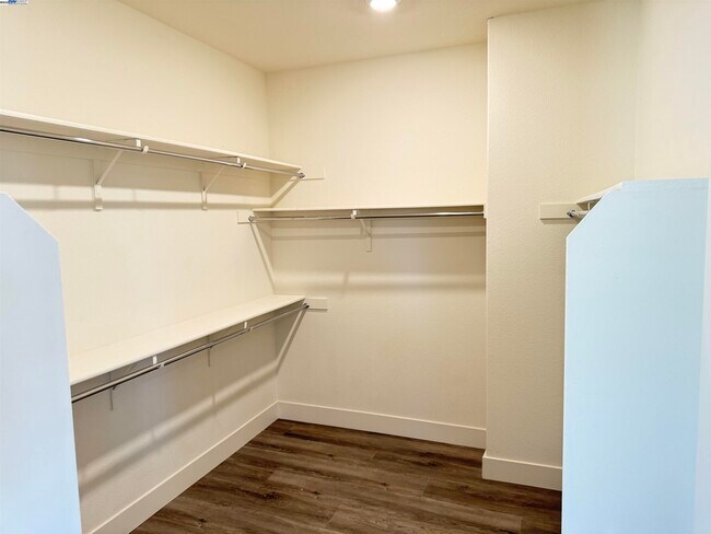 Building Photo - 1802 Paloma Ct