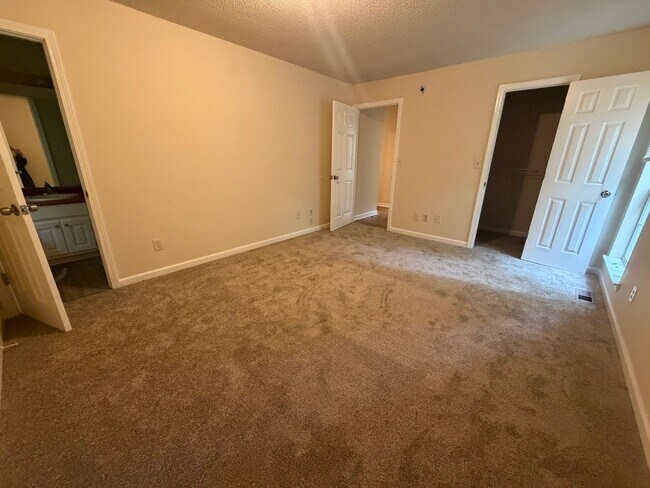 Building Photo - 91 Bailey Dr