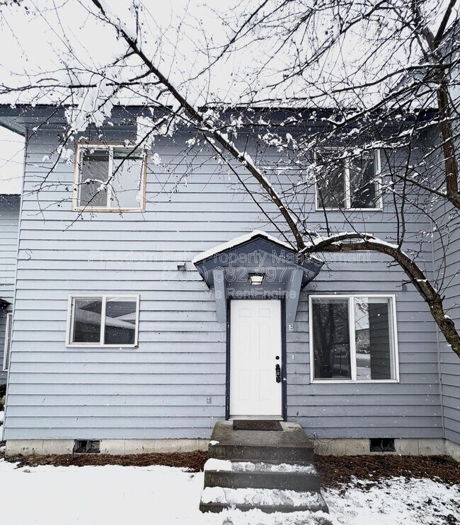 Building Photo - 801 N Brigger St