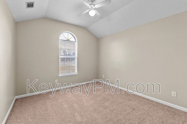 Building Photo - 124 Summerfield Cir