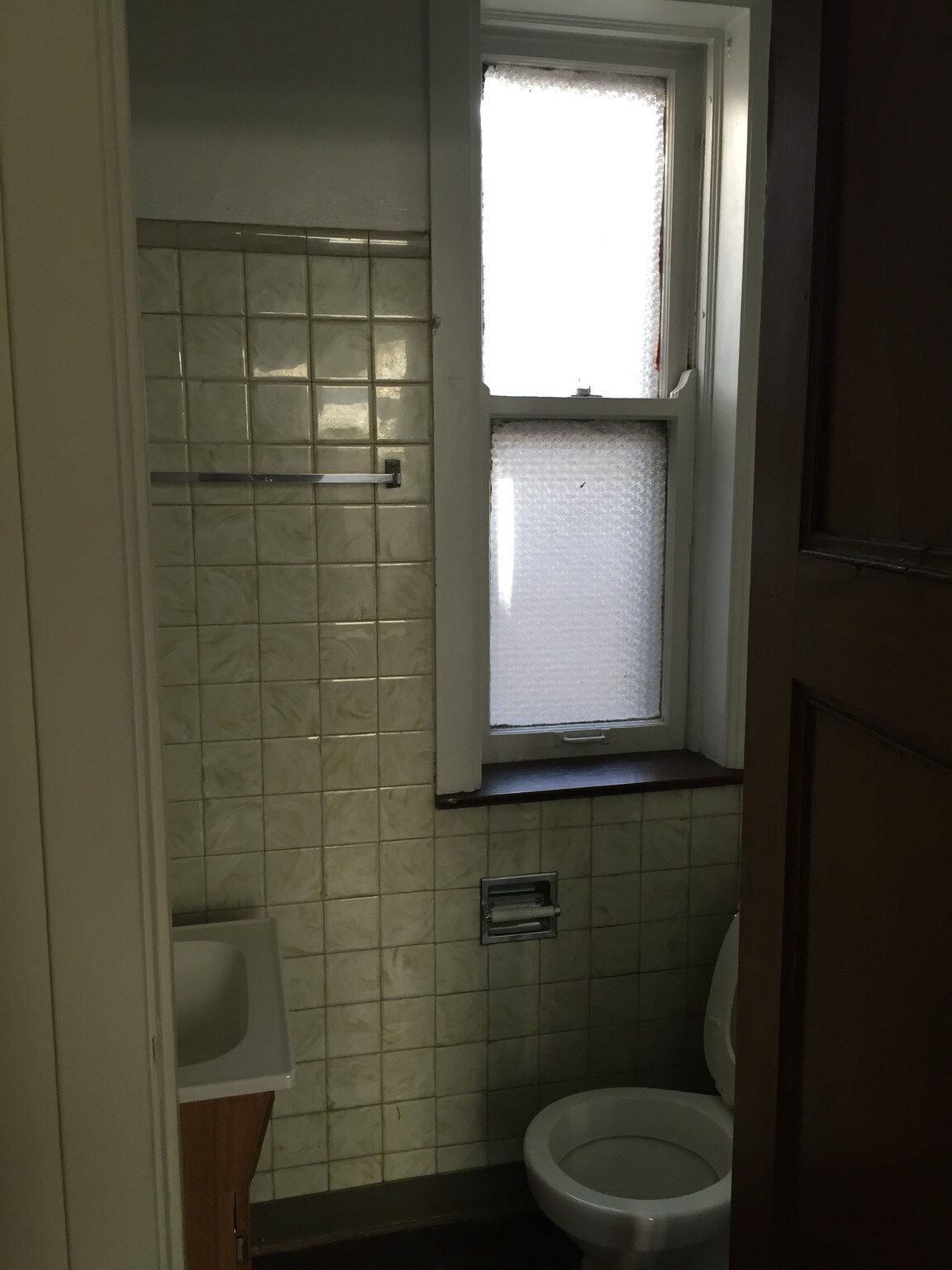 Building Photo - 434 W Roslyn Pl