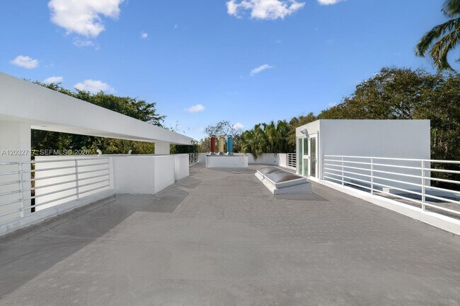 Building Photo - 6070 SW 128th St