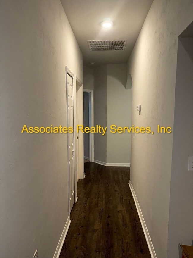 Building Photo - Spacious 4-Bedroom Home with Office in Portofino!  LOOK!