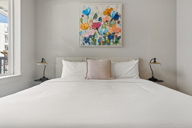 Building Photo - 5820 1/2 Cameron Rd