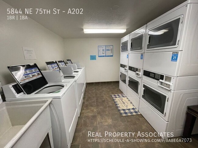 Building Photo - Pet Friendly 1 bed condo (incl:WSG + 1 par...