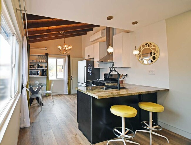 Building Photo - 117 Kenneth St