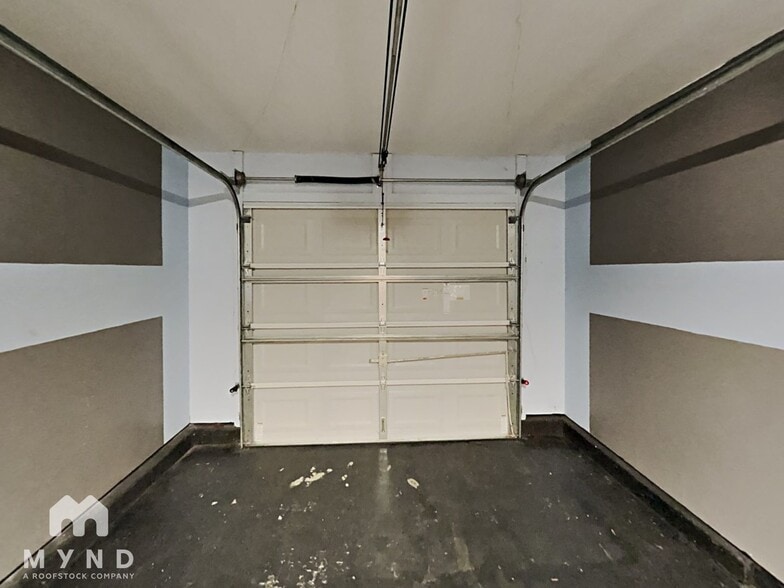 Building Photo - 6108 Fazenda Drive