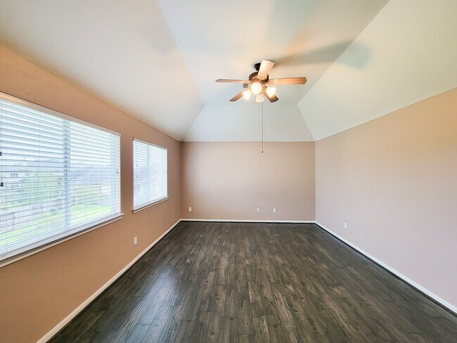 Building Photo - 819 Arlington Ln