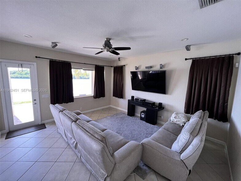 Building Photo - 4800 NW 124th Way