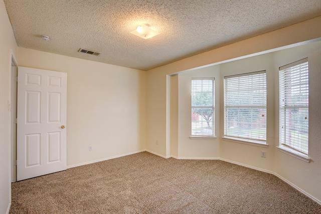 Building Photo - 4717 Woodhaven Ln