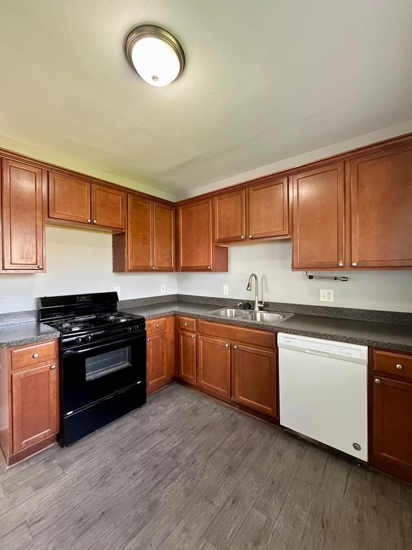Building Photo - 160-Labadie 1