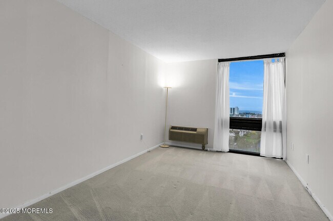 Building Photo - 1 Channel Dr