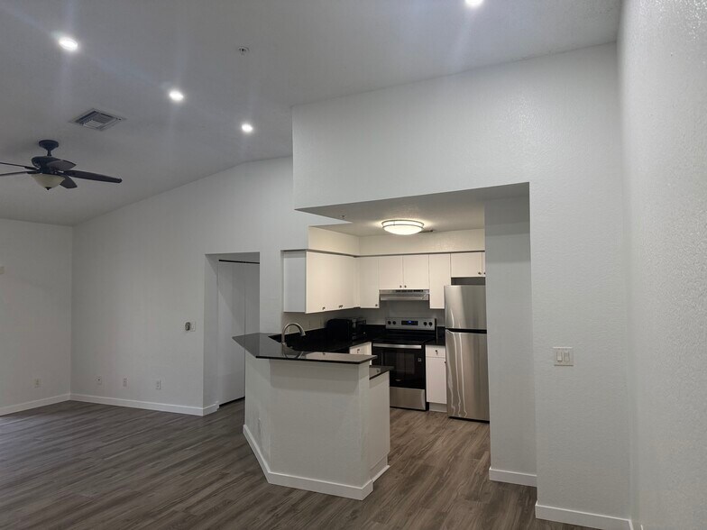 Building Photo - 8285 Ibis Club Dr