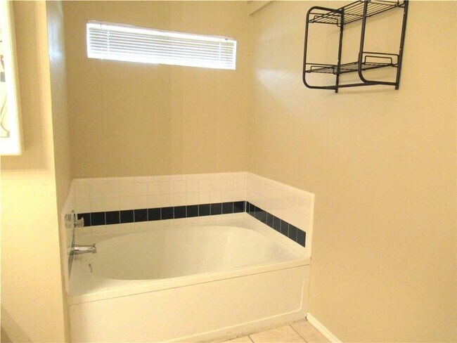 Building Photo - 4723 Castleman Dr