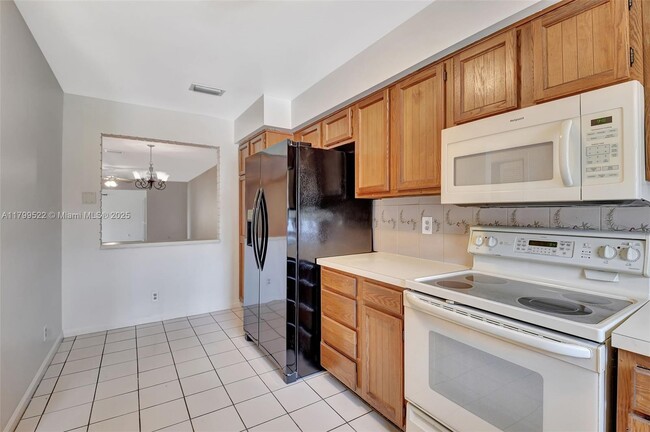 Building Photo - 1472 SW 26th Ave